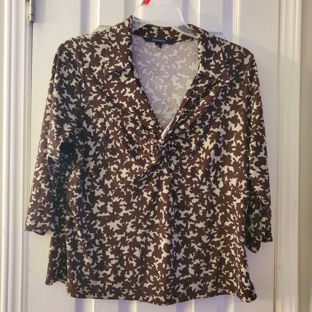Chadwicks V-neck Top * 1X - Picture 3 of 12